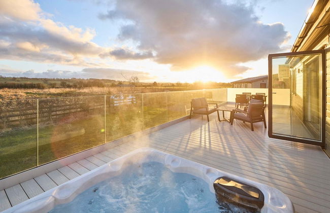 Host Stay Hazelwood Deluxe Lodge - Photo 1