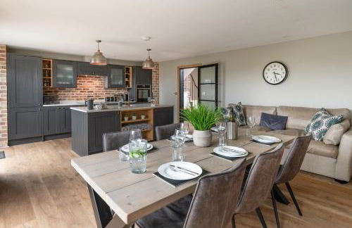 Designer Cotswold post house with external sauna - Foto 1