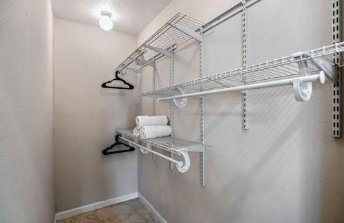 Winter Retreat 3b 3ba Huge backyard Mins from Downtown - Foto 32