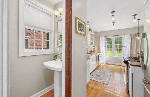 The Knocking Bird- Mins to CLE Clinic - Foto 64