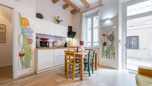 CHARMING HOUSE con doccia sensoriale e cortile interno - CENTRO STORICO - Foto 3, stove, minibar