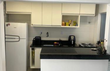 Apatapamento 2 quartos com excelente localização, segurança e com tudo o que você e sua família precisam pra uma estadia confortável! - Photo 6