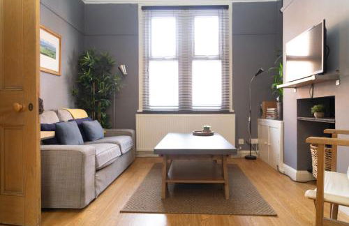 Townhouse in trendy suburb of Hoole - Photo 10