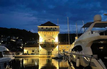 Palada House with a Private Pool - Photo 22