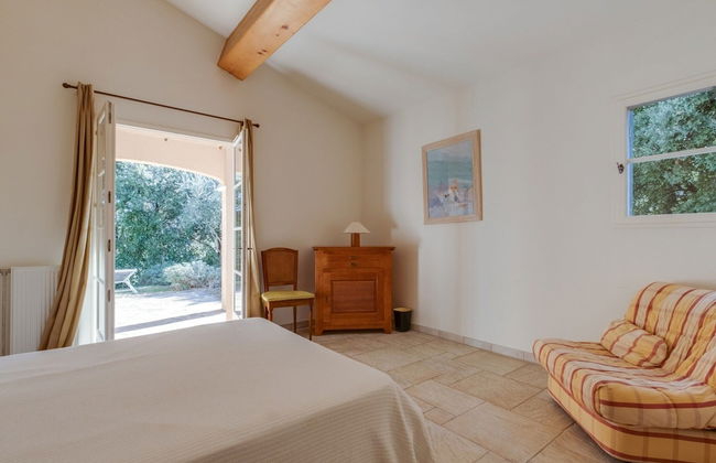 Terraced House in Domaine de Saint-endreol With Golf, SPA and Communal Pool - Photo 1