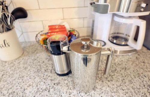 Spacious home away from home! Hot tub! - Photo 63