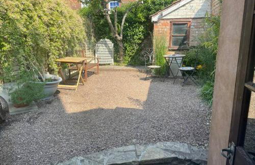 Sarahs Cottage - Photo 11