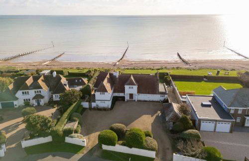 Luxury Beachfront Retreat for 14 with Hot Tub - Photo 1