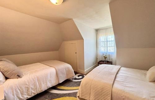 Big New England Family Home; walk to beach, shops - Foto 70