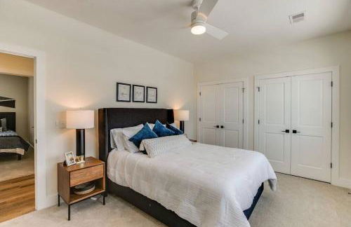 Luxury Estate with Stadium TDJ Views Sleeps 20 - Foto 24