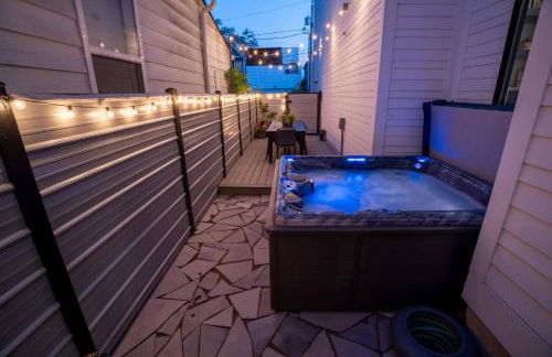 3 bed 3 bath Modern Luxury Home with Hot Tub and Rooftop Patio - Foto 6