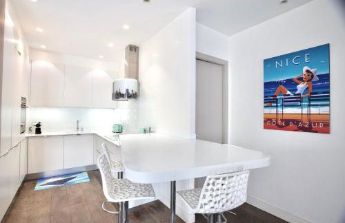 Luxurious 2 Bedrooms Apartment, 30 meter from beach - Foto 12