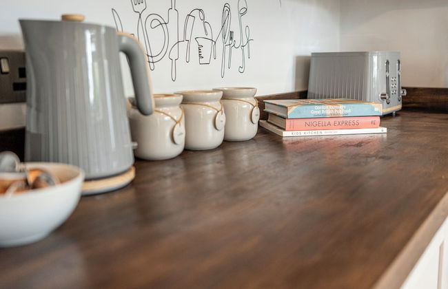 Bright&Spacious 3BD in Centre of Bourton - Photo 37