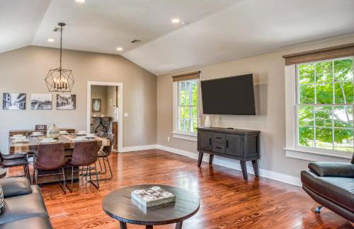 Colonial Quarter hideaway with modern comforts & balcony - near the beach - Photo 8