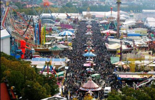 Bright by Trade Fair ICM 15 min direct to City Center 2-BedRoom full 2-BathRoom, free Parking, Balcony, Family and Business friendly - Foto 46