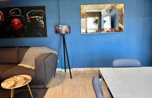 8 min walk to the beach & 10 min walk to Convention Centre ! - Photo 7