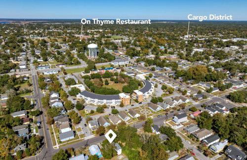 Downtown Retreat, 5BR Game Room & Pet Friendly - Photo 43