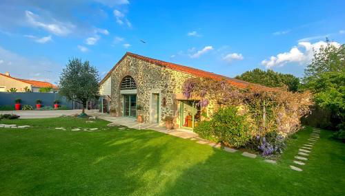 Gîte à SAINT ANDRE DE LA MARCHE proche du Puy du foù - Photo 2