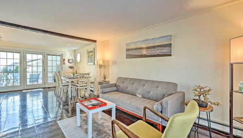 Ocean-View Gem with Private Beach in Mashpee! - Foto 2