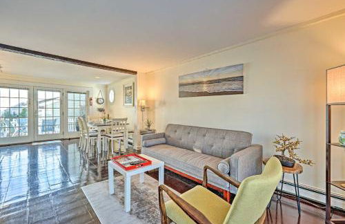 Ocean-View Gem with Private Beach in Mashpee! - Foto 2