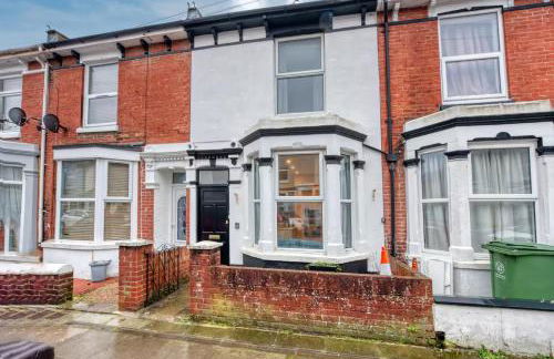 Aylesbury House 3 En-suite Bedrooms Parking Pets - Photo 6