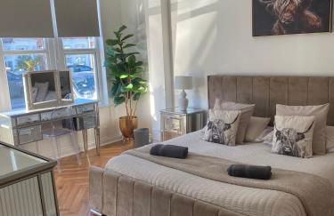 Southend Apartment With Parking, Private Garden and Beach Side Location - Foto 1