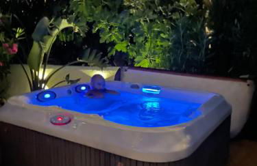 La IBICENCA & JACUZZI by XimoApartments - Photo 2