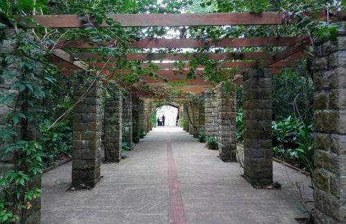 Ponta da Praia amplo 3dorm 3ban frente ao mar - Foto 46