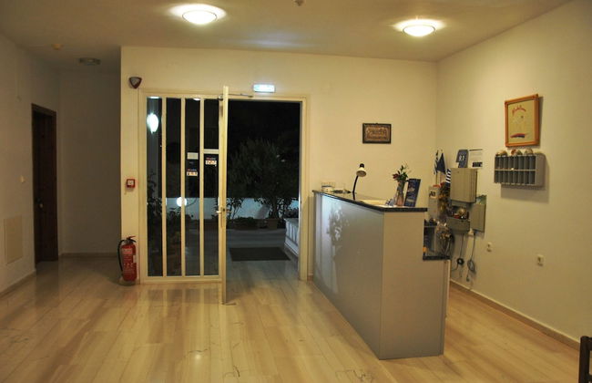 Filoxenia Hotel & Apartments - Photo 2