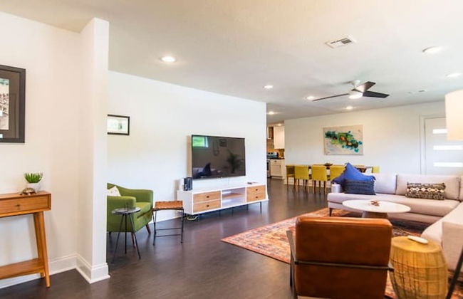 The Mod Poppy Large Home 10 Minutes From it all - Foto 2