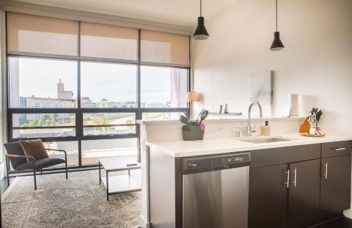 Modern Studio Apt with Rooftop, Gym, and Parking - Foto 31