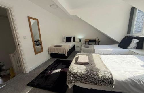 2 Bedroom Scenic Apartment, with Balcony View & Parking - Foto 12