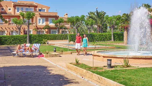 Aparthotel Ciudad Laurel - Photo 2