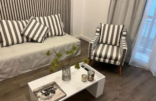 Metropolitan Complex Apartment-next to Metropolitan Hospital,Karaiskaki,Sef - Foto 4