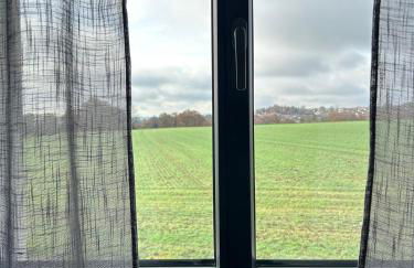 Paisible MAISON familiale - 4 Chambres - 2 SDB - terrasse et jardin - parking privé - Limoges - Foto 3