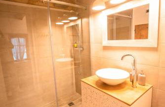 La Bohème. Maison de village cosy, jardin et spa. - Foto 13