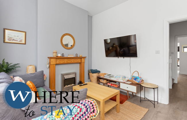 Elegant 4bed House-free Parking - Photo 28