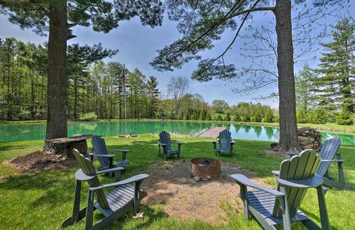 The Red Pine Cabin with Private Pond and Dock! - Foto 33