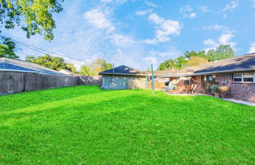 Luxury Retreat with Heated Pool, Firepit, Outdoor Cinema - Foto 70