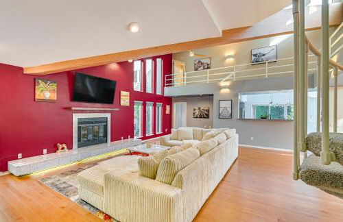 7 Mi to Skiing Lake George Home with Large Patio - Foto 4