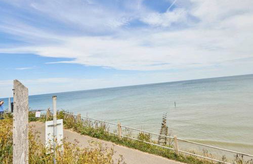 The Beach House - Photo 43