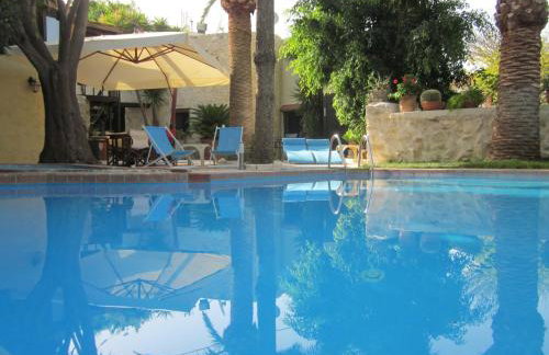 Attractive Greek House with Private Pool near Sea & City Center - Photo 12