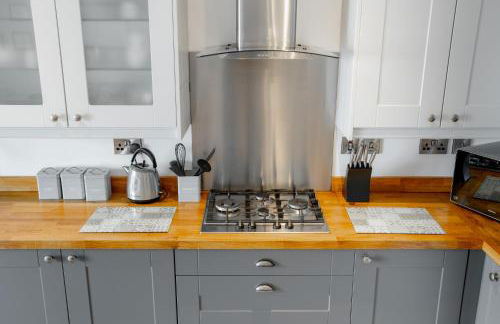 Large Modern Scenic 4 Bedroom Townhouse - Foto 13