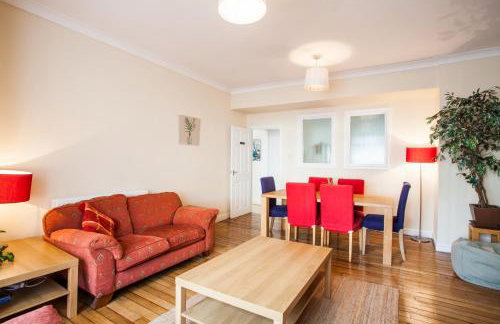 1 Fitzhamon Embankment APARTMENTS opposite Principality Stadium - LONG STAY OFFER - Foto 5