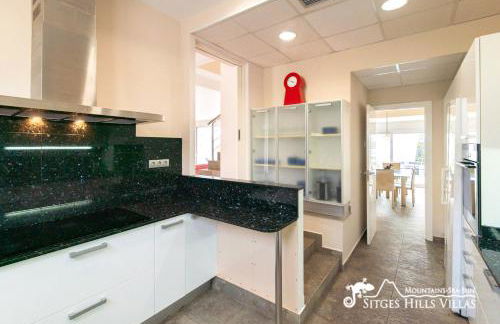 Cool & Modern Villa Giovanna with Air Conditioning, Private Pool & Sea Views - Foto 16