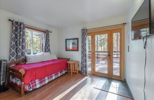 Lakeside Serenity Retreat - Photo 8