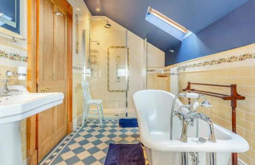 The Doune, Luxury Traditional Country House with hot tub - Photo 7