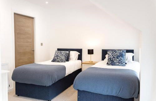 2-Bedroom Contractor Stay - Gated Parking & Fast WiFi - Photo 9