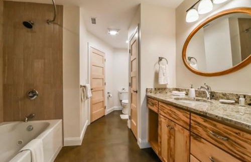 Skytop Chalet Pet Friendly, Hot Tub and Views - Foto 41