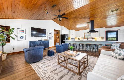 Wolf Bay House - Photo 1